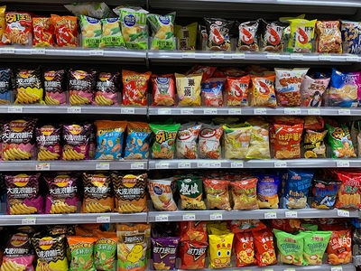 上好佳赴港上市 老牌零食巨头的生存突围之路